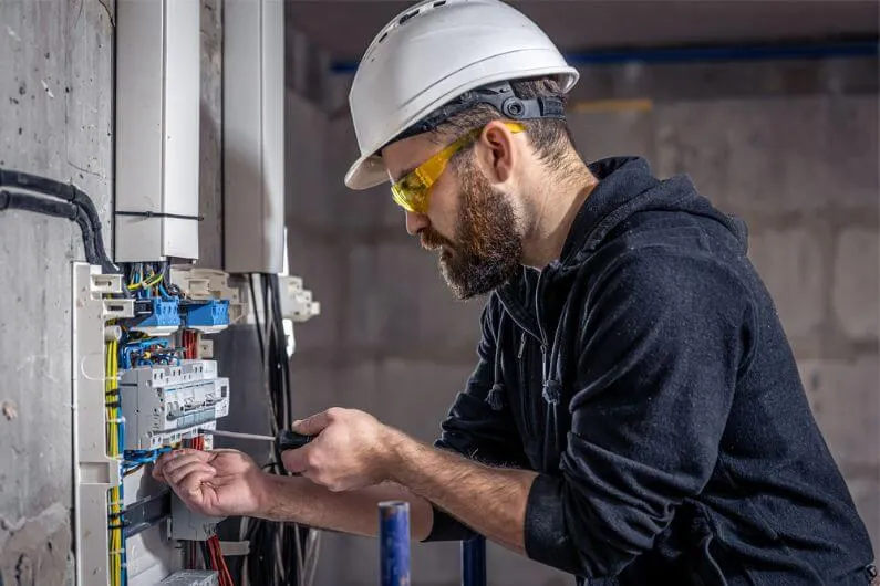 Eletricista Industrial em Santo André SP Adequação de Painéis Elétricos à NR10