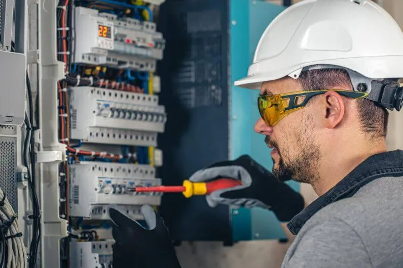 Empresa de Eletricista em Santo André SP Especializada em Quadros Elétricos